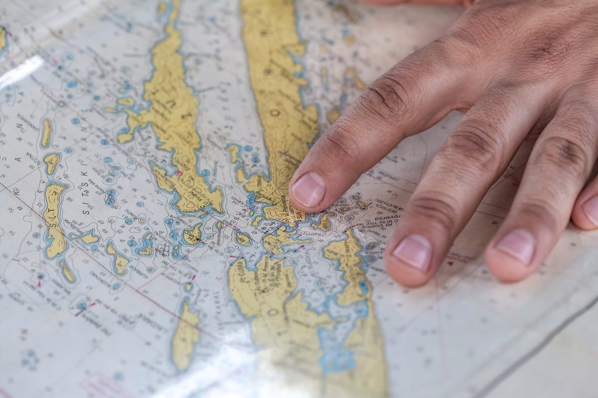 Drawing maps of places from memory
